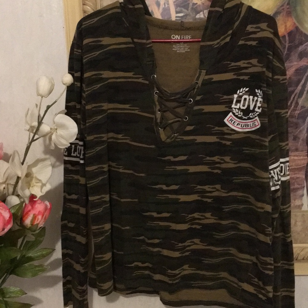 Camo hooded shirt
